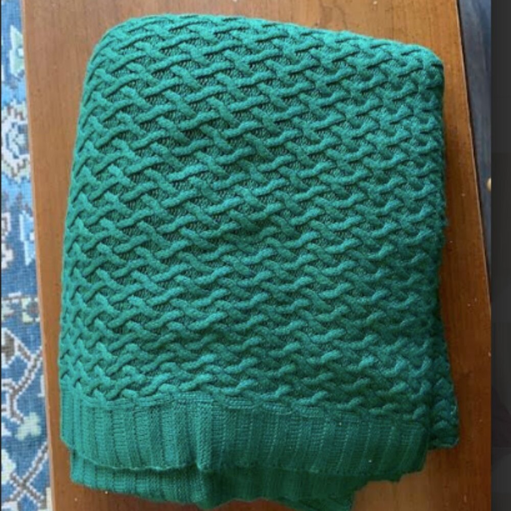 Simply Organic Bamboo Knitted Throw Blanket in Emerald Green - Picture 2 of 3